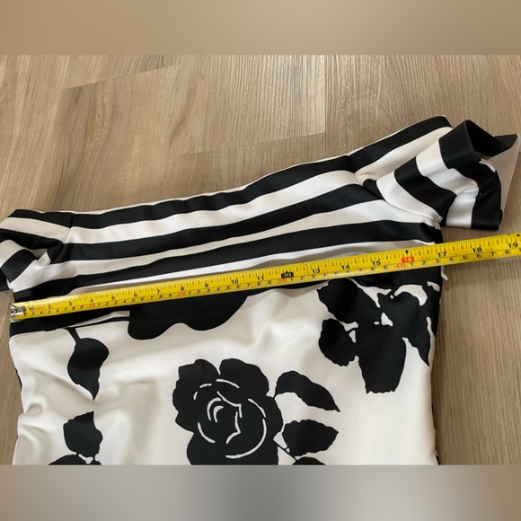 FRANK LYMAN Gorgeous Floral Off the Shoulder Dressy Blouse. Size 8 - Picture 8 of 9